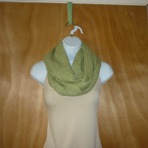 J. Jill Green Wool Blend Infinity Style Scarf NWT - Picture 1 of 9